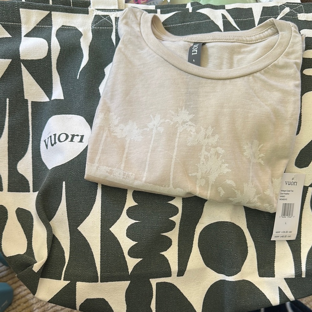 NWT Vintage Coast Tee Large L- tshirt only